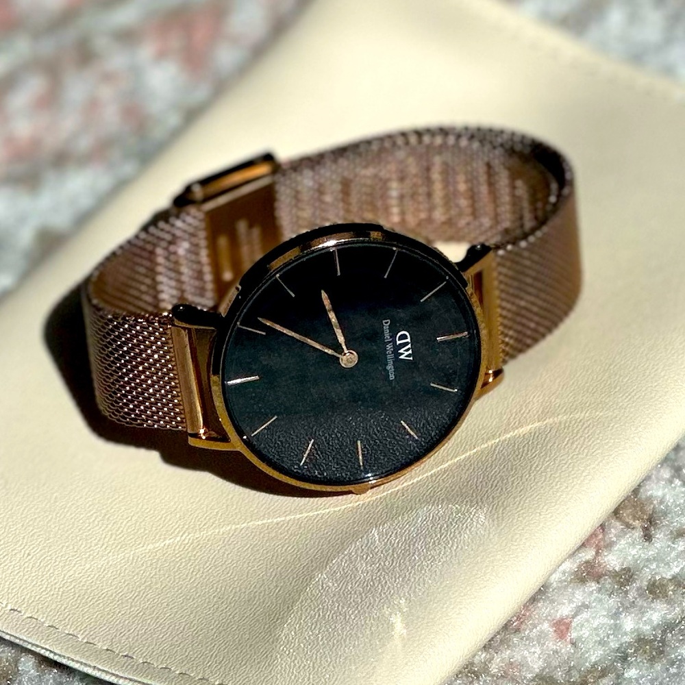 Daniel Wellington Classic Petite Watch – Black & Rose Gold